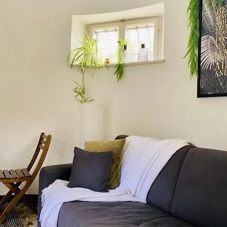 Apartment Privatzimmer, Bad Und Toilette Im Nebenhaus Wurzburg